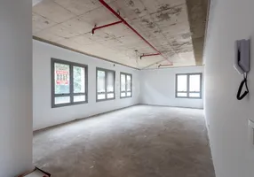 Foto 1 de Sala Comercial para alugar, 43m² em São João, Porto Alegre