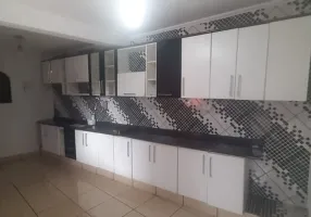 Foto 1 de Casa com 6 Quartos à venda, 136m² em Vila Nova Bonsucesso, Guarulhos