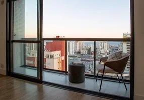 Foto 1 de Apartamento com 1 Quarto à venda, 49m² em Kobrasol, São José