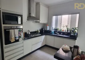 Foto 1 de Casa com 4 Quartos à venda, 170m² em Esplanada, Belo Horizonte