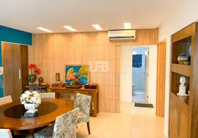 Foto 1 de Apartamento com 3 Quartos à venda, 229m² em Centro, Balneário Camboriú