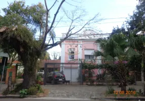 Foto 1 de Casa com 6 Quartos à venda, 240m² em Teresópolis, Porto Alegre