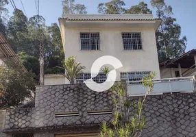 Foto 1 de Casa com 13 Quartos à venda, 299m² em Santa Rosa, Niterói