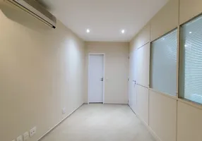 Foto 1 de Apartamento com 1 Quarto para alugar, 70m² em Centro, Rio de Janeiro