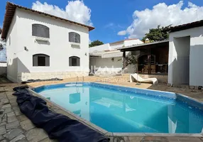 Foto 1 de Casa com 4 Quartos à venda, 211m² em Candelaria, Belo Horizonte