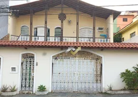 Foto 1 de Casa com 5 Quartos à venda, 300m² em Vila Camilopolis, Santo André