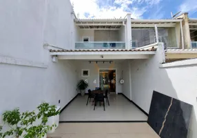 Foto 1 de Casa com 2 Quartos à venda, 140m² em Maraponga, Fortaleza