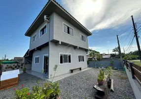 Foto 1 de Sobrado com 3 Quartos à venda, 135m² em Barra do Sai, Itapoá
