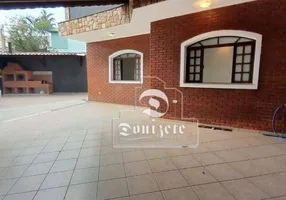 Foto 1 de Sobrado com 3 Quartos à venda, 180m² em Santa Maria, Santo André