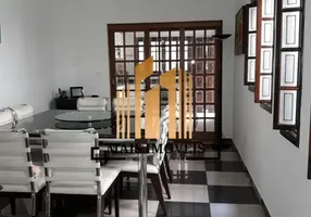 Foto 1 de Sobrado com 3 Quartos à venda, 251m² em Jardim Sta. Mena, Guarulhos