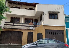 Foto 1 de Sobrado com 3 Quartos à venda, 120m² em Centro, Macaé