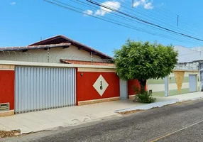 Foto 1 de Casa com 3 Quartos à venda, 200m² em Presidente Costa e Silva, Mossoró