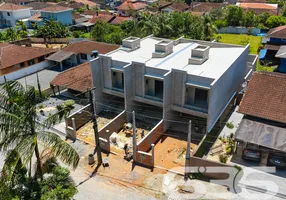 Foto 1 de Sobrado com 3 Quartos à venda, 140m² em São Marcos, Joinville