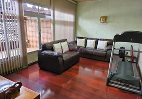 Foto 1 de Casa com 3 Quartos à venda, 250m² em Jardim Pilar, Santo André