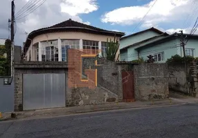 Foto 1 de Casa com 5 Quartos à venda, 179m² em Valparaiso, Petrópolis