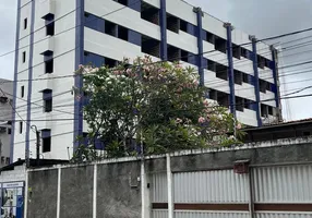 Foto 1 de Apartamento com 3 Quartos à venda, 50m² em Várzea, Recife