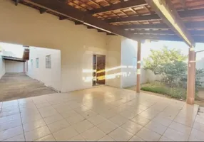 Foto 1 de Casa com 3 Quartos à venda, 127m² em Sibipiruna, Araguari