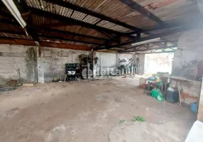 Foto 1 de Casa com 3 Quartos à venda, 420m² em Nossa Senhora Aparecida, Uberlândia