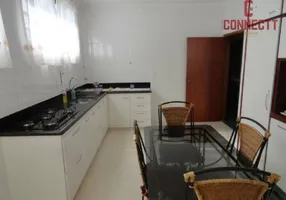 Foto 1 de Casa com 4 Quartos à venda, 261m² em Jardim Irajá, Ribeirão Preto