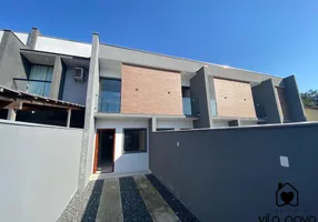 Foto 1 de Casa com 2 Quartos à venda, 70m² em Vila Nova, Joinville