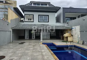 Foto 1 de Casa de Condomínio com 4 Quartos à venda, 250m² em Recreio Dos Bandeirantes, Rio de Janeiro
