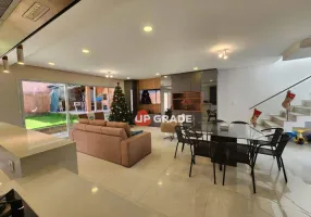 Foto 1 de Casa de Condomínio com 4 Quartos à venda, 170m² em Alphaville Residencial 3, Santana de Parnaíba