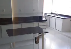 Foto 1 de Apartamento com 3 Quartos para alugar, 150m² em Nazaré, Belém