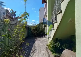 Foto 1 de Casa com 4 Quartos à venda, 243m² em Palmares, Belo Horizonte