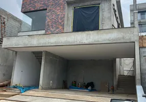 Foto 1 de Sobrado com 3 Quartos à venda, 210m² em Cezar de Souza, Mogi das Cruzes