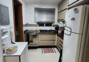 Foto 1 de Apartamento com 2 Quartos à venda, 55m² em Zona 07, Maringá