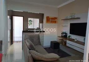 Foto 1 de Casa com 2 Quartos à venda, 47m² em Santa Rosa, Uberlândia