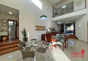 Foto 1 de Casa de Condomínio com 6 Quartos à venda, 430m² em Ville Des Lacs, Nova Lima