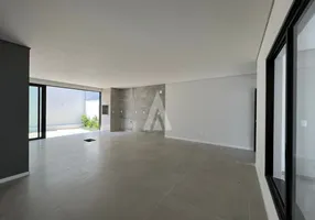 Foto 1 de Sobrado com 3 Quartos à venda, 152m² em América, Joinville