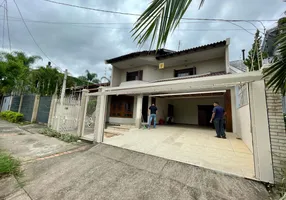 Foto 1 de Casa com 3 Quartos para alugar, 270m² em Parque da Matriz, Cachoeirinha