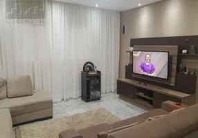 Foto 1 de Sobrado com 3 Quartos para venda ou aluguel, 206m² em Residencial Colinas, Mogi das Cruzes