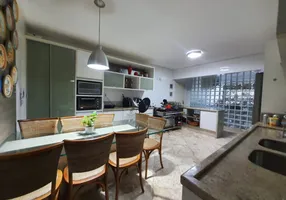 Foto 1 de Apartamento com 4 Quartos para alugar, 302m² em Ondina, Salvador