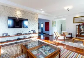 Foto 1 de Apartamento com 4 Quartos à venda, 240m² em Parque Terceiro Lago, São Paulo