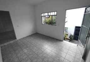Foto 1 de Casa com 3 Quartos para alugar, 70m² em Jardim João XXIII, São Paulo