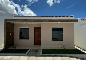 Foto 1 de Casa de Condomínio com 2 Quartos à venda, 70m² em Carapibus, Conde