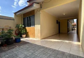 Foto 1 de Casa com 3 Quartos à venda, 125m² em Jardim Kakogawa, Maringá