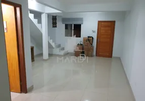 Foto 1 de Casa com 2 Quartos à venda, 108m² em Hípica, Porto Alegre