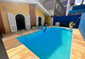 Foto 1 de Casa com 4 Quartos à venda, 165m² em Enseada, Guarujá