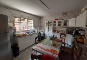 Foto 1 de Casa com 4 Quartos à venda, 188m² em Santa Rosa, Uberlândia