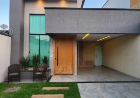 Foto 1 de Casa com 3 Quartos à venda, 141m² em Parque das Flores, Goiânia