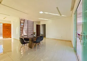 Foto 1 de Casa de Condomínio com 6 Quartos à venda, 450m² em Arembepe, Camaçari