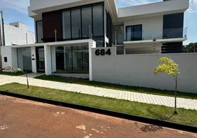 Foto 1 de Sobrado com 3 Quartos à venda, 286m² em Jardim Flora III, Campo Mourão