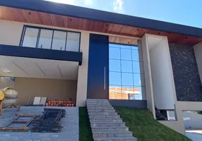 Foto 1 de Casa de Condomínio com 4 Quartos à venda, 350m² em Condomínio do Lago 3ª Etapa, Goiânia