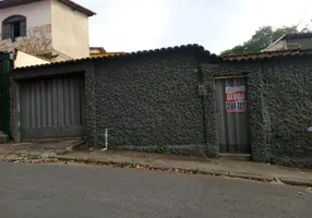 Foto 1 de Casa com 3 Quartos à venda, 140m² em Campo Alegre, Belo Horizonte