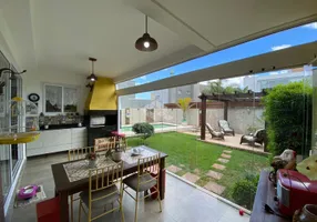 Foto 1 de Casa de Condomínio com 5 Quartos à venda, 236m² em Hípica, Porto Alegre