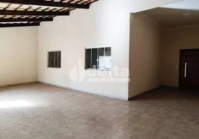 Foto 1 de Casa com 3 Quartos para alugar, 200m² em Cidade Jardim, Uberlândia